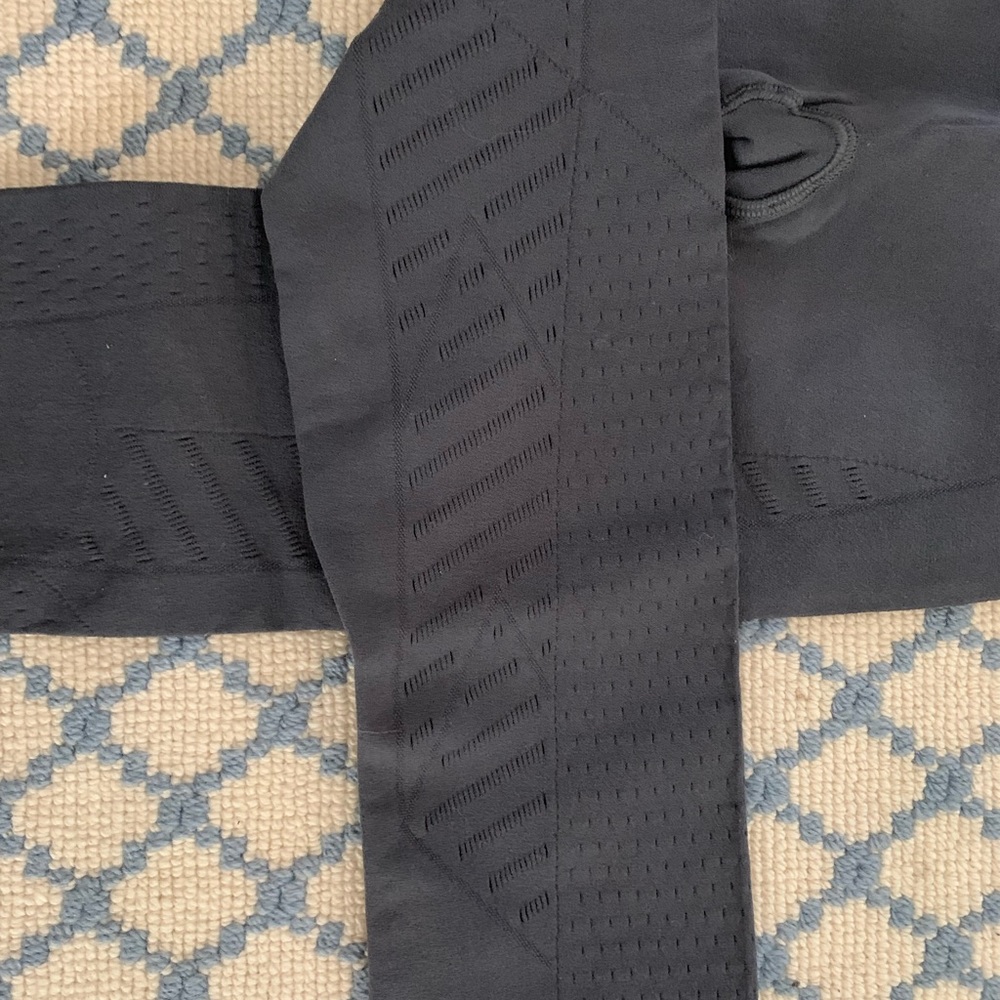 Lululemon Crop Size 2 - image 5